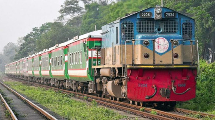 Four die as train hits them in Lalmonirhat